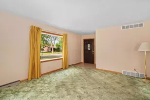 4509 Judy Ln, Madison, WI 53704 - Photo 4