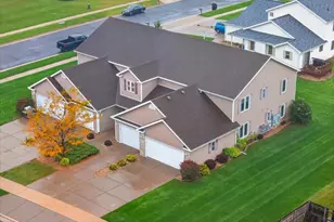 215 Douglas Dr, Brooklyn, WI 53521 - Photo 20