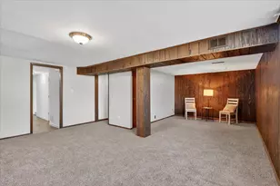 2043 Linway Dr, Beloit, WI 53511 - Photo 38