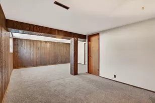 2043 Linway Dr, Beloit, WI 53511 - Photo 40