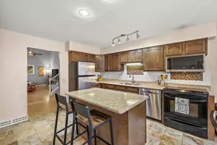 2933 Muir Field Rd, Madison, WI 53719 - Photo 14
