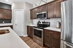 1325 Bunker Hill Dr, Sun Prairie, WI 53590 - Photo 12