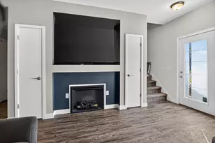 1325 Bunker Hill Dr, Sun Prairie, WI 53590 - Photo 8