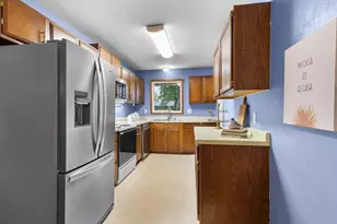 700 Kenwood Cir, Verona, WI 53593 - Photo 8