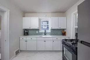 2610 Moland St, Madison, WI 53704 - Photo 10