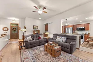 541 Hill St, Baraboo, WI 53913 - Photo 4