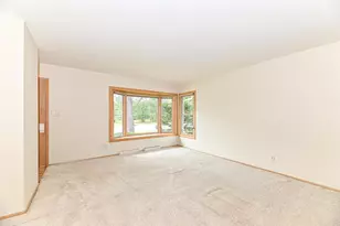 N89W15378 Cleveland Ave, Menomonee Falls, WI 53051 - Photo 8