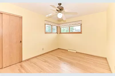 N89W15378 Cleveland Avenue, Menomonee Falls, WI 53051 - Photo 20