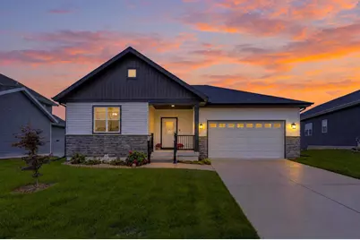142 N Legacy Way, Sun Prairie, WI 53590 - Photo 2
