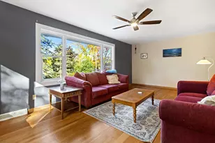 4946 Goldfinch Dr, Madison, WI 53714 - Photo 2