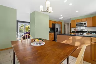 4946 Goldfinch Dr, Madison, WI 53714 - Photo 8