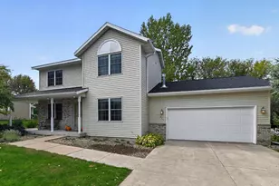 311 Springview Dr, Marshall, WI 53559 - Photo 2