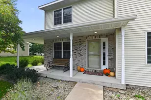 311 Springview Dr, Marshall, WI 53559 - Photo 4