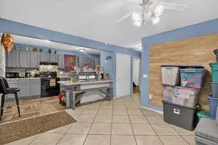 810 Ann St, Delavan, WI 53115 - Photo 8