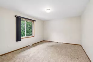 563 Clemens Ct, Portage, WI 53901 - Photo 18