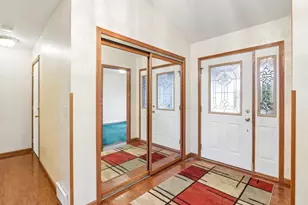 563 Clemens Ct, Portage, WI 53901 - Photo 2