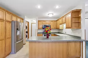 563 Clemens Ct, Portage, WI 53901 - Photo 6