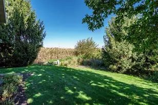 1616 Honeysuckle Ln, Janesville, WI 53546 - Photo 6