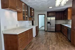 1212 N Wuthering Hills Dr, Janesville, WI 53546 - Photo 4