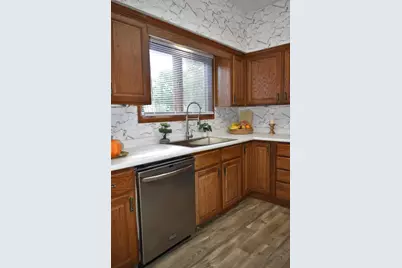 381 E 2nd Street, Fond du Lac, WI 54935 - Photo 12