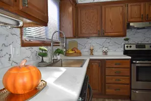 381 E 2nd St, Fond du Lac, WI 54935 - Photo 10