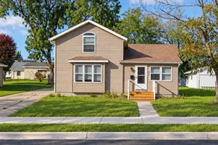 326 Seward St, Ripon, WI 54971 - Photo 2