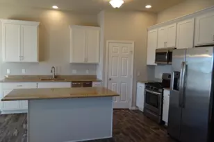 4424 Dublin Dr, Janesville, WI 53546 - Photo 14