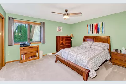 1828 Buckingham Road, Stoughton, WI 53589 - Photo 12
