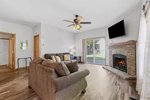 704 Riverview Ct, Jefferson, WI 53549 - Photo 8
