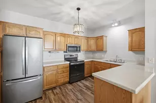 704 Riverview Ct, Jefferson, WI 53549 - Photo 10