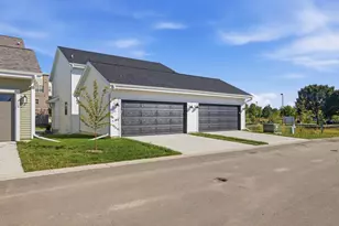 2809 Crinkle Root Dr, Fitchburg, WI 53711 - Photo 36