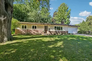 2 Carillon Dr, Madison, WI 53705 - Photo 4