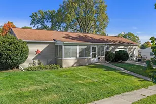 526 Badger Dr, Baraboo, WI 53913 - Photo 2
