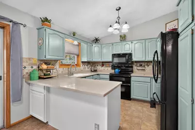 1019 Fountain Drive, Sun Prairie, WI 53590 - Photo 10