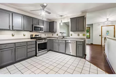 6 Buhler Court, Madison, WI 53704 - Photo 8