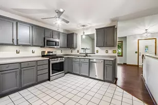 6 Buhler Ct, Madison, WI 53704 - Photo 8