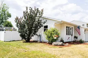 336 Blaser Dr, Belleville, WI 53508 - Photo 4
