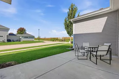 1092 O'Keeffe Avenue, Sun Prairie, WI 53590 - Photo 6