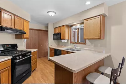 411 Amey Drive, Baraboo, WI 53913 - Photo 8
