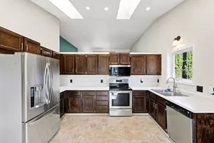 15 Geronimo Cir, Madison, WI 53713 - Photo 4