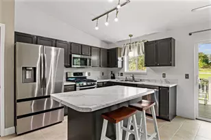 535 Goldenrod Cir, Verona, WI 53593 - Photo 6