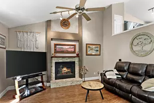 535 Goldenrod Cir, Verona, WI 53593 - Photo 4