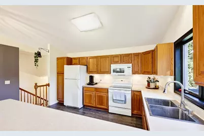 3165 Edmonton Drive, Sun Prairie, WI 53590 - Photo 6