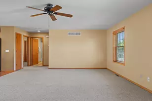517 Vine St, Baraboo, WI 53913 - Photo 10