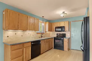 5314 Valley Edge Dr, Madison, WI 53704 - Photo 14