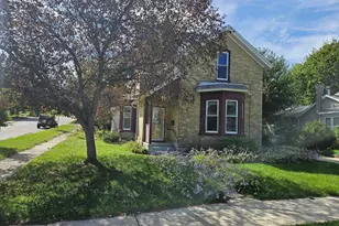402 W Carroll St, Portage, WI 53901 - Photo 26