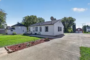 924 W Fulton St, Edgerton, WI 53534 - Photo 24