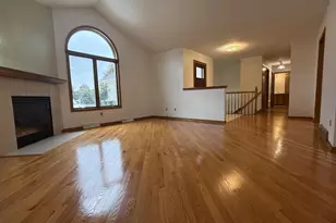 1204 Navaho Ct, Fort Atkinson, WI 53538 - Photo 2
