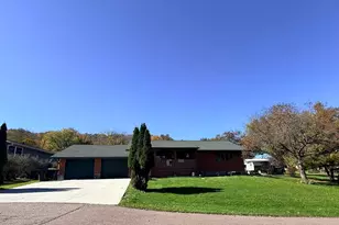 660 N Grove St, Richland Center, WI 53581 - Photo 4
