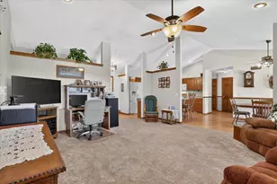 5541 W County A Rd, Janesville, WI 53548 - Photo 14